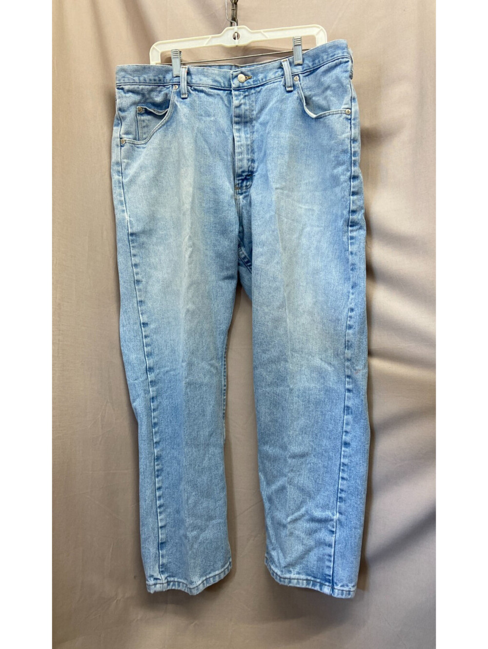 Mens Wrangler Authentic Jeans Size 40x30 Light Wash Casual Work Wear Cotton OSFA